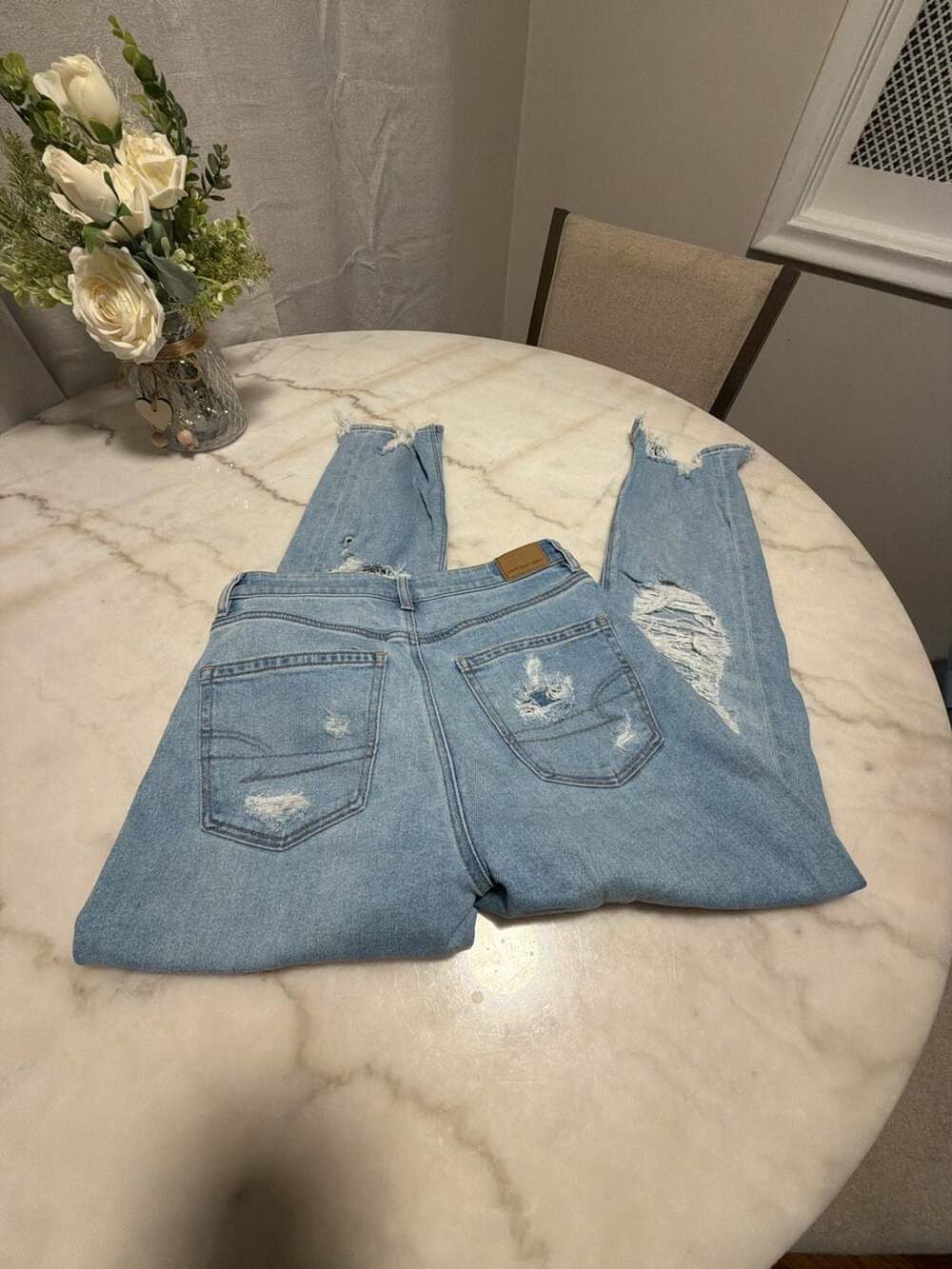 American Eagle Outfitters Women's Stretch Distressed High-Waisted Jeans Size 6
